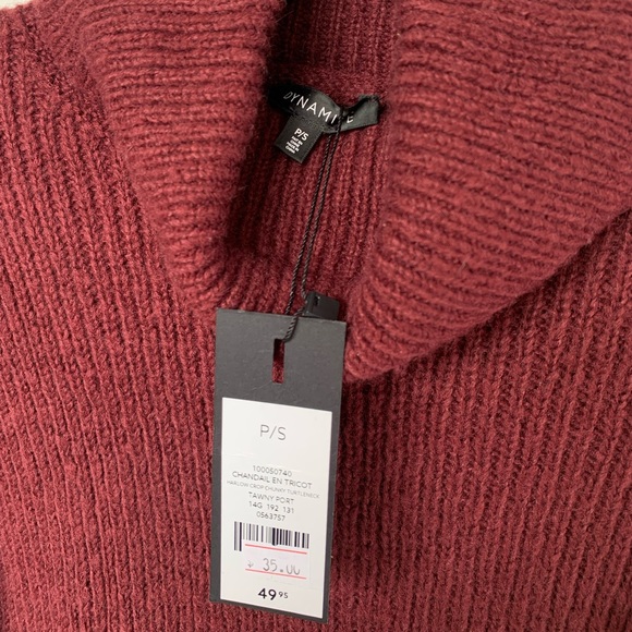 Dynamite Turtleneck - Picture 2 of 3